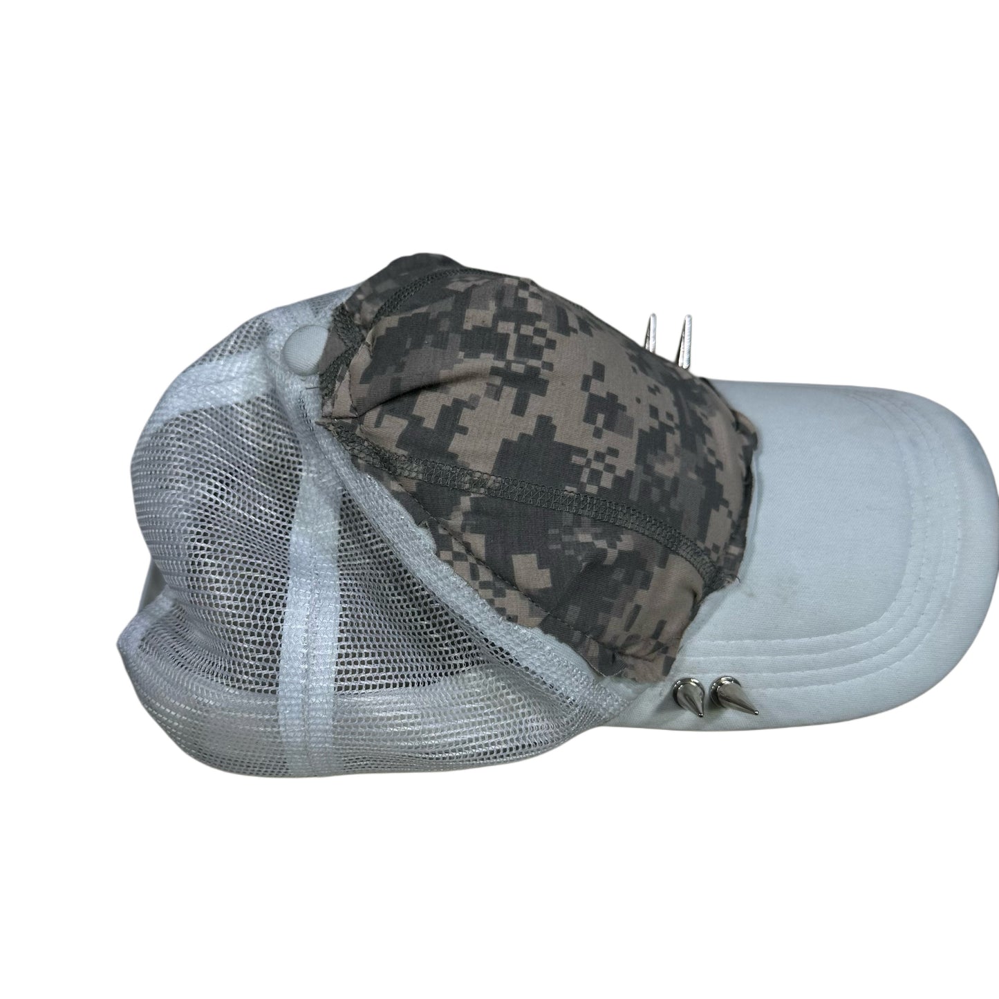 DIGITAL CAMO WHITE SPIKE TRUCKER HAT