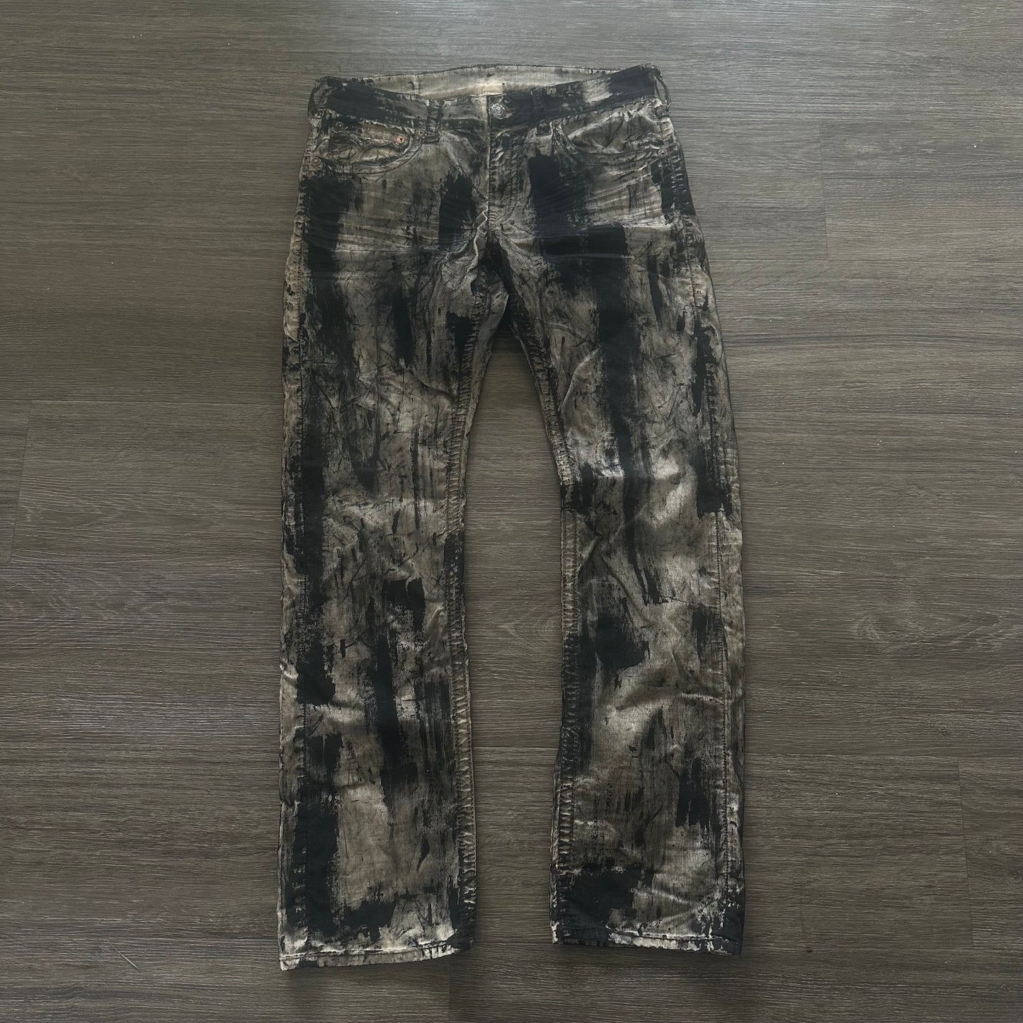 PAINTED TRUE RELIGION SLIM KAHKI PANTS