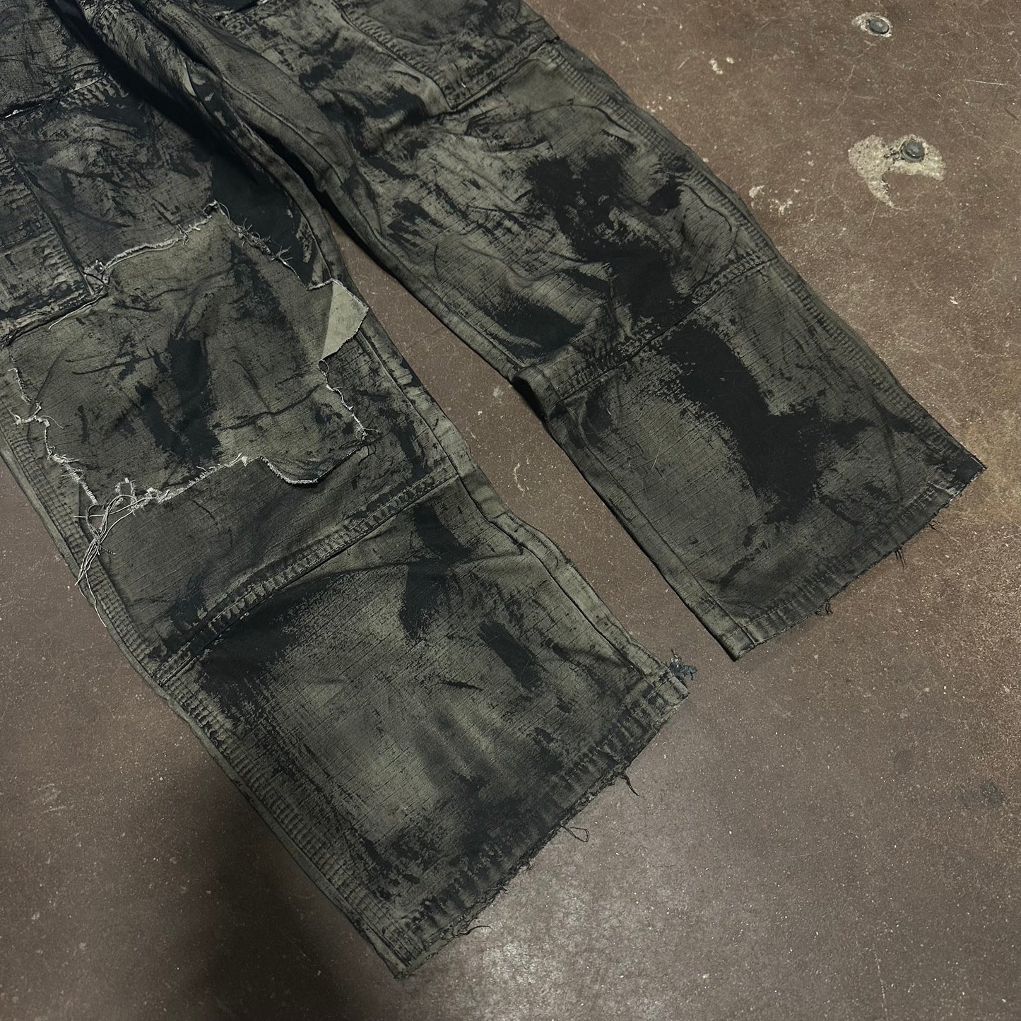 DISTRESSED PAINTED BROWN DOUBLE KNEE CARPENTER PANTS