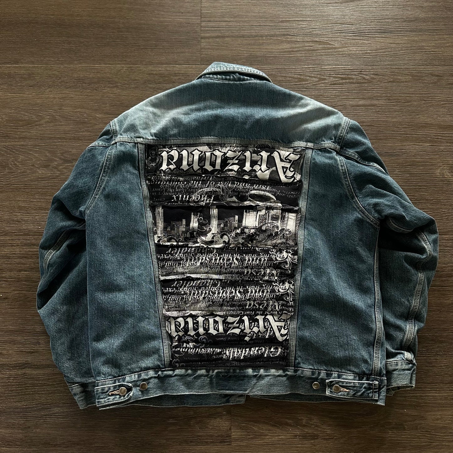 CITY LINE DENIM JACKET