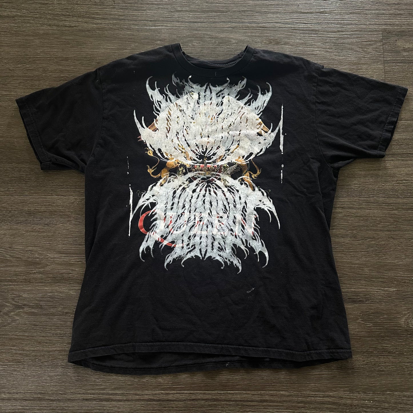METAL LOGO QUEEN TEE