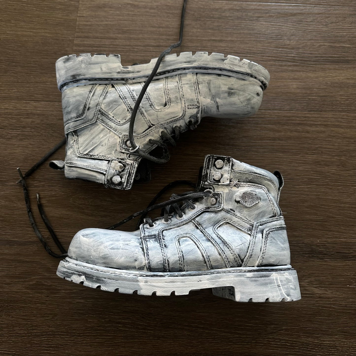 PAINTED WHITE LEATHER HARLEY BOOTS
