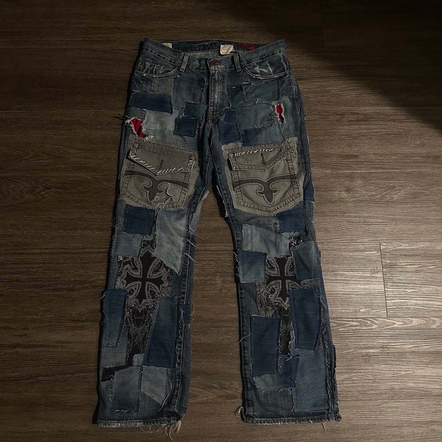BLEED GOTHIC JEANS